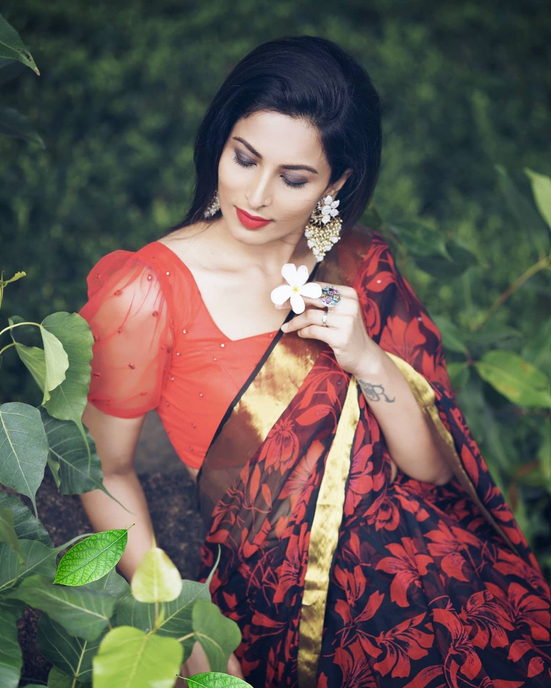 TV9 Anchor Pratyusha Images