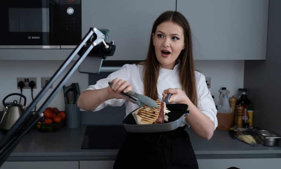 girl earning crores with potato recipes