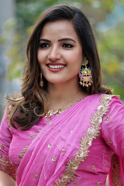 Bigg Boss 5 Contestant Siri Hanumanth images