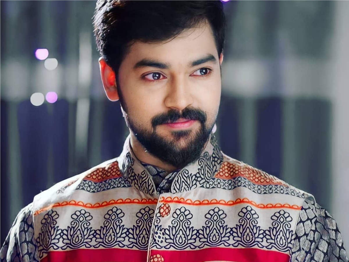 Educational qualifications of serial actors
