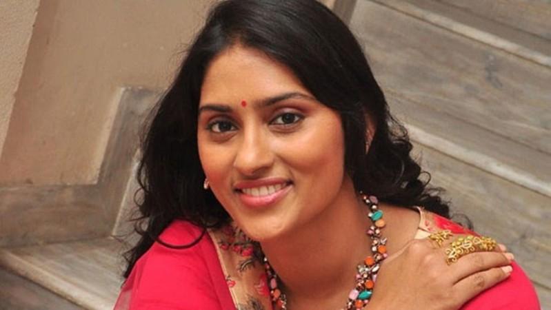 actress sri sudha comments on anchor ravi apology post