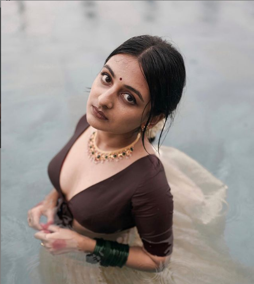 drusyam child artist esther anil