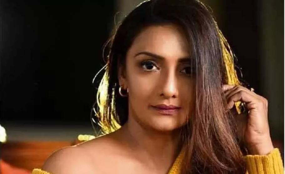santhi priya 