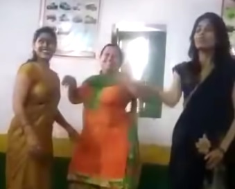 video of teachers dance in class room goes viral