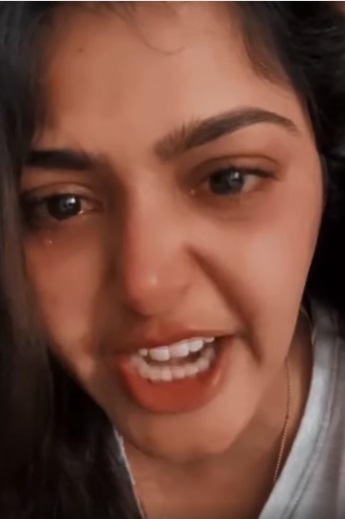 Monal gajjar became emotional in instagram live