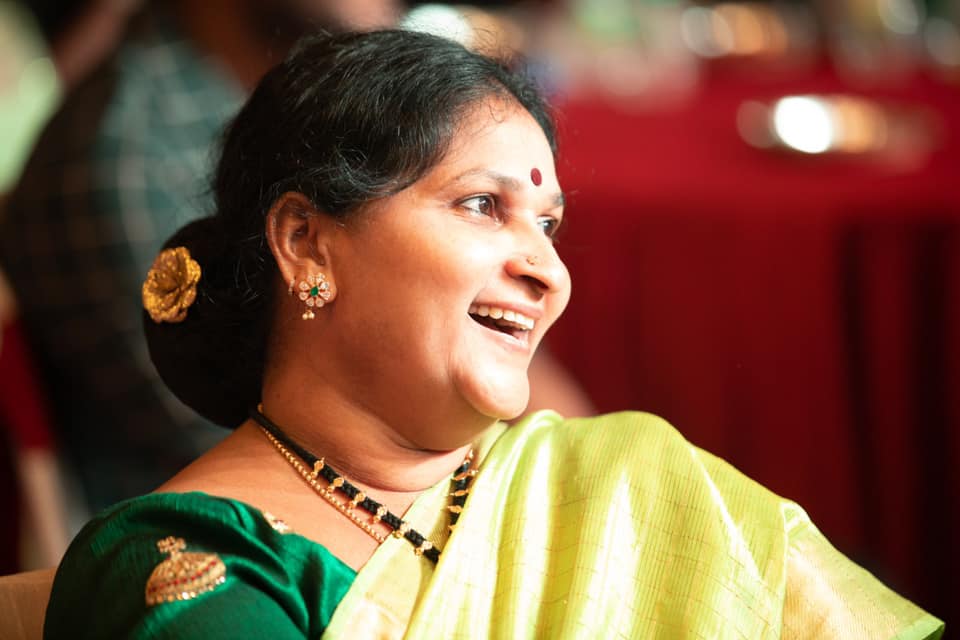 uttej emotional note on his wife birthday