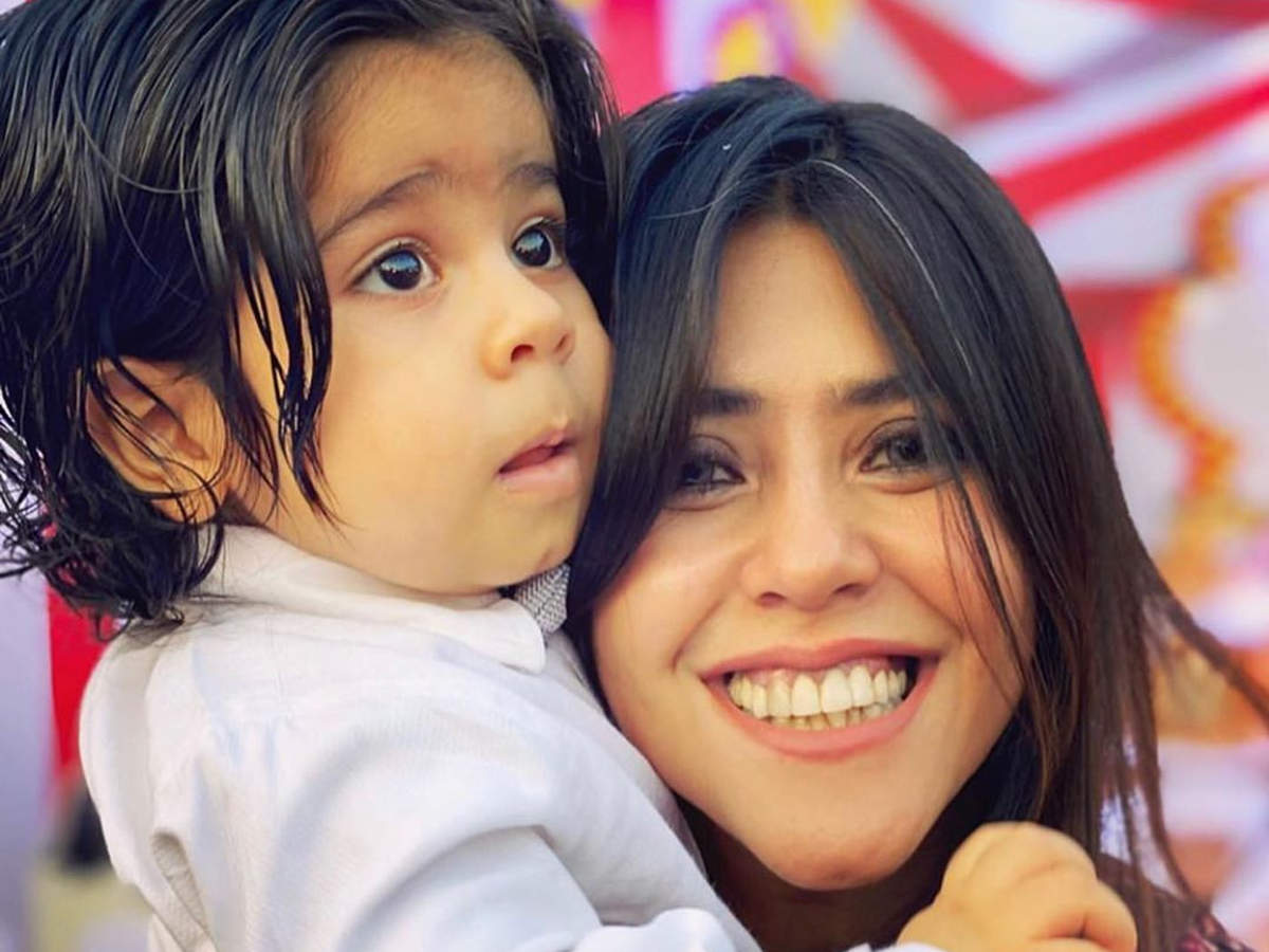 celebrities who opted for surrogacy