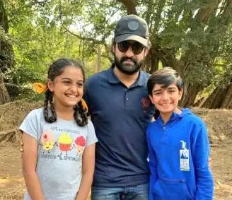 actor who played the role of childhood ram charan in rrr