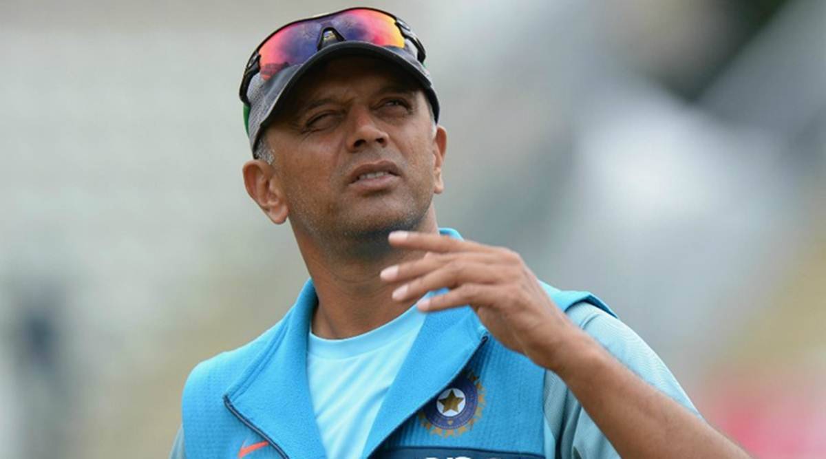 netizens recall dravid after rohit sharma declares innings with jadeja