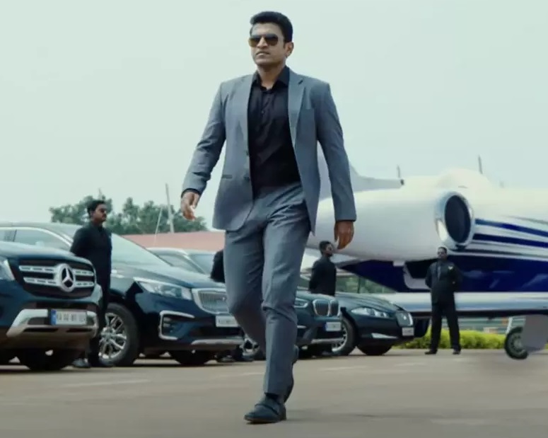seat no 17 kept vacant in puneeth rajkumar james theatres
