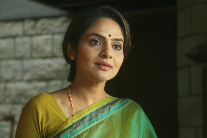 yesteryear heroines who are making comeback into movies