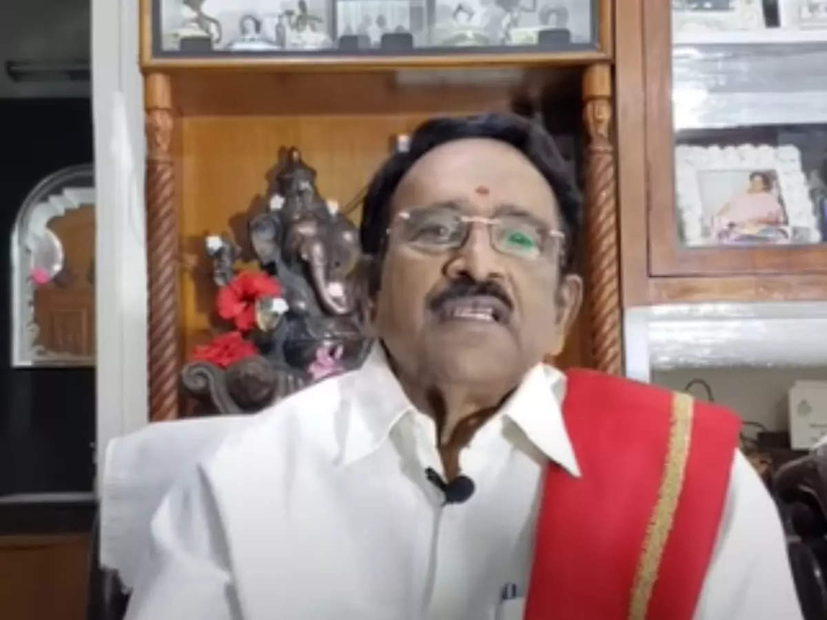 paruchuri gopala krishna review on radhe shyam