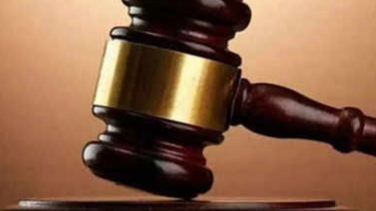 Court hammer 