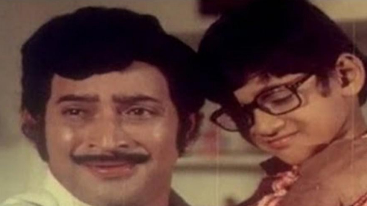 Mahesh childhood photo with Krishna