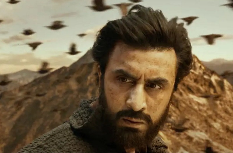 social media compares ranbir kapoor shamshera trailer with baahubali