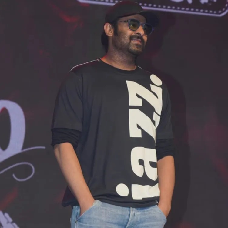 story behind prabhas shirt in sita ramam pre release event