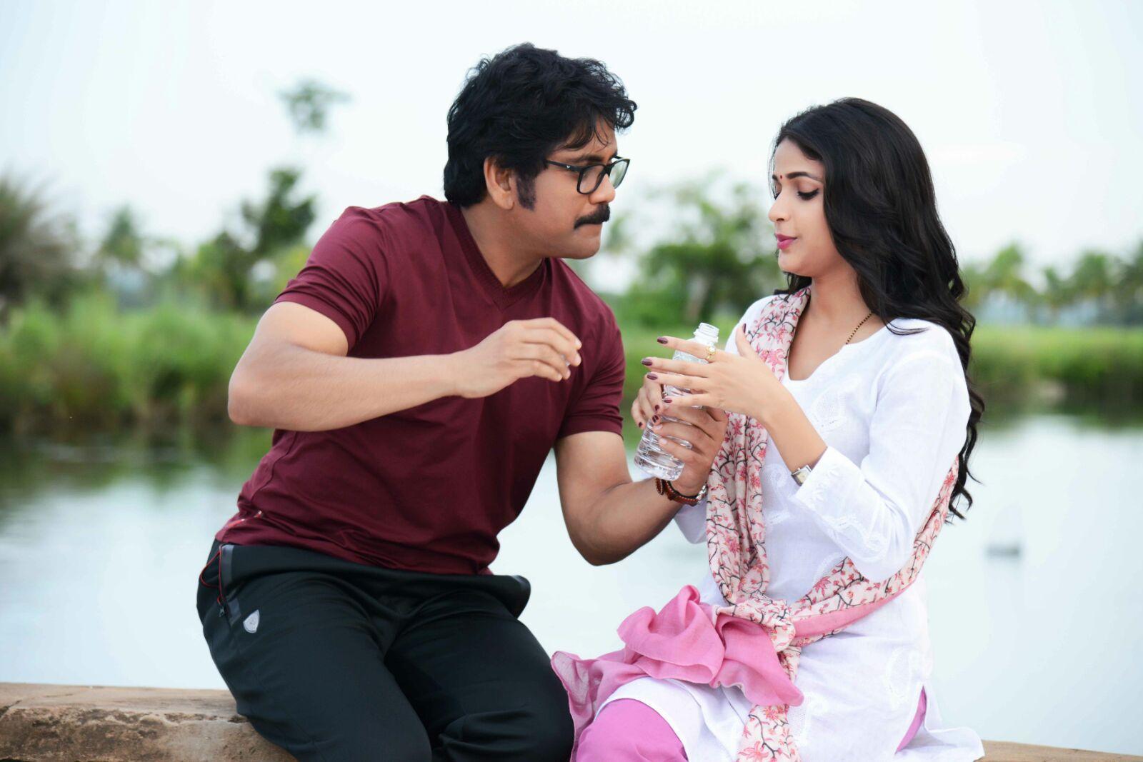 age gap between nagarjuna and these heroines
