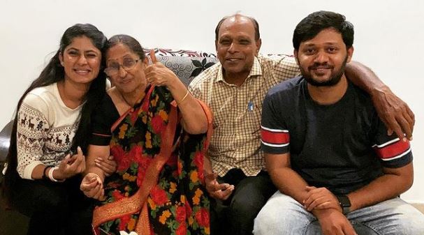 anchor neha about her parents