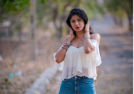 anchor neha about her parents