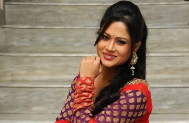 anchor shilpa chakravarthy viral pics