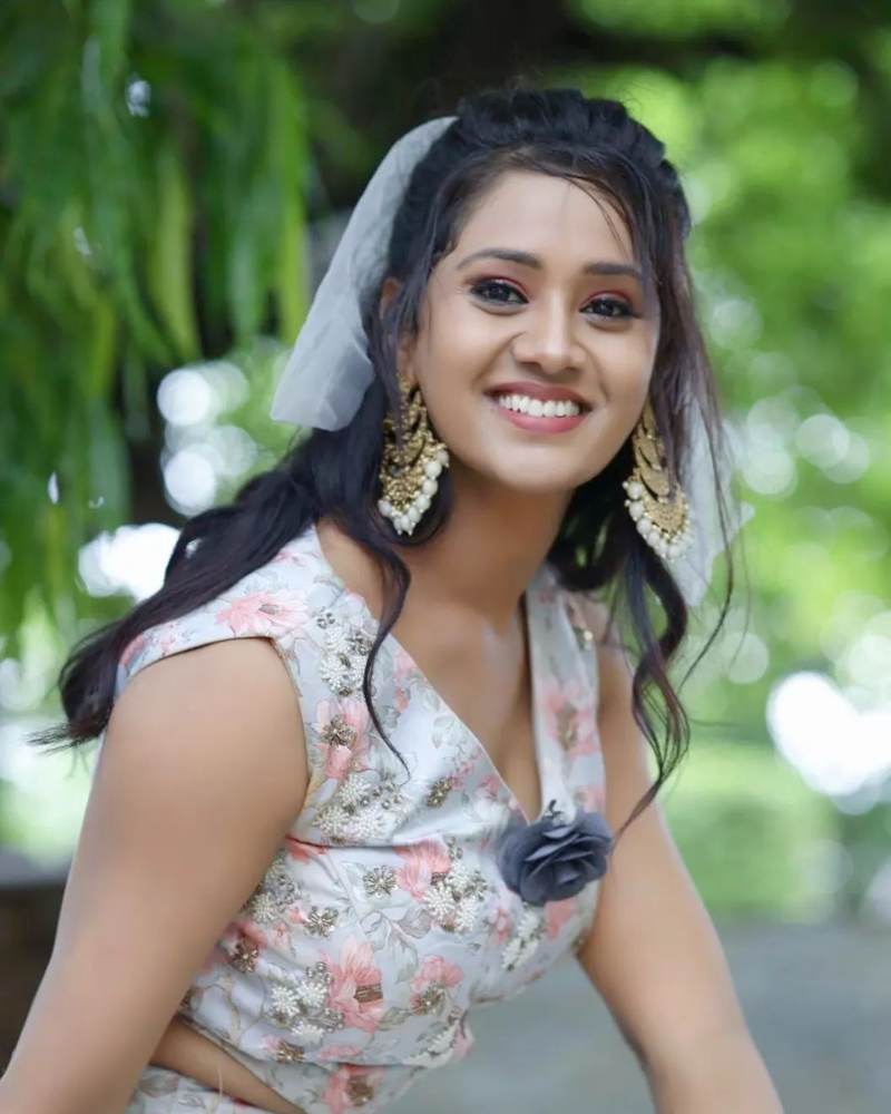 keerthi keshav bhat latest images
