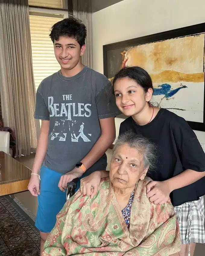mahesh babu mother pics..