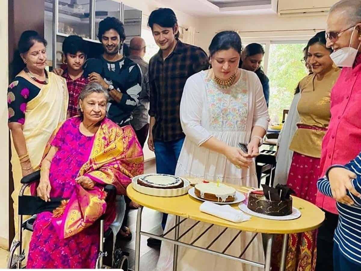 mahesh babu mother pics..