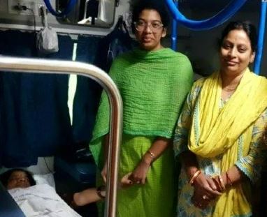 mbbs students done delivery in train