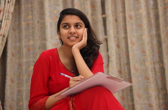 roja daughter entering into film industry