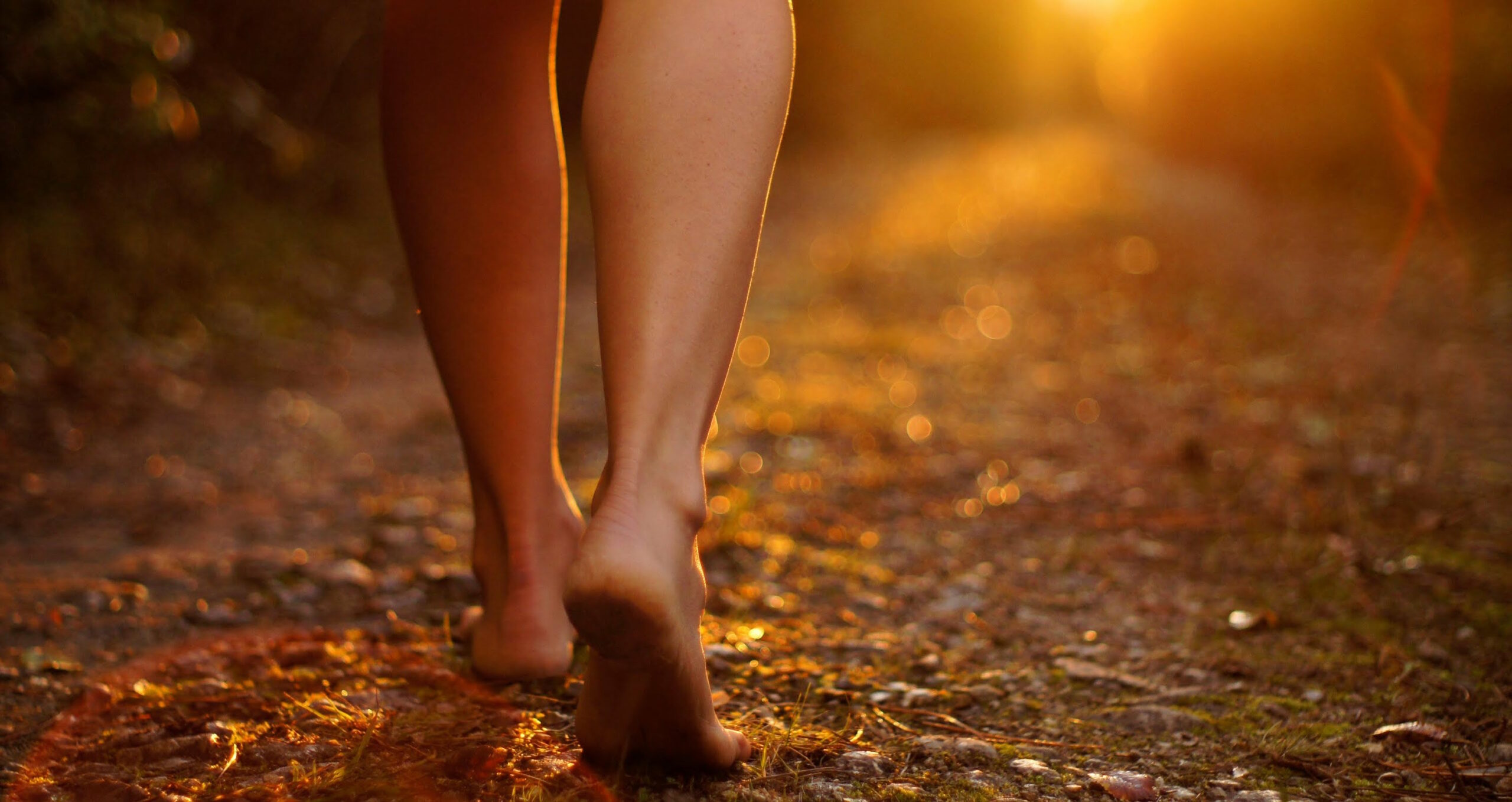 benefits of walking on barefoot..