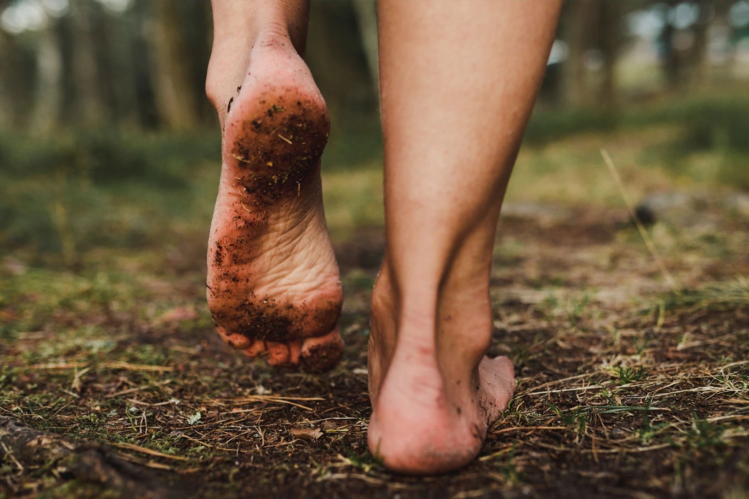 benefits of walking on barefoot..