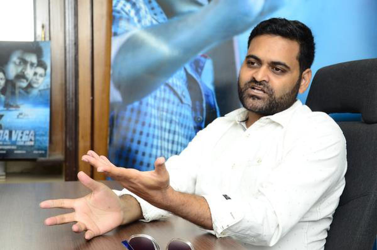 director praveen sattaru tells there is lack of heroins to act in action scenes..