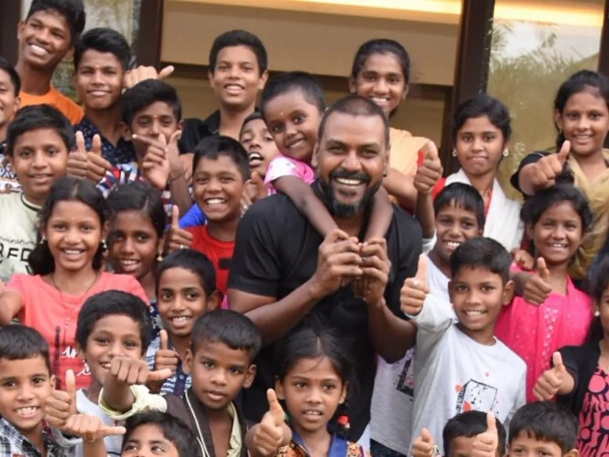 look sat these stars who are real heros too..
