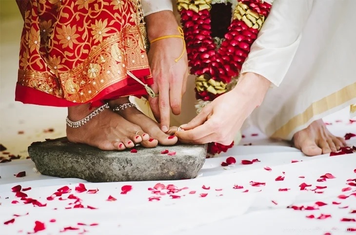 reasons behind wering toe rings..