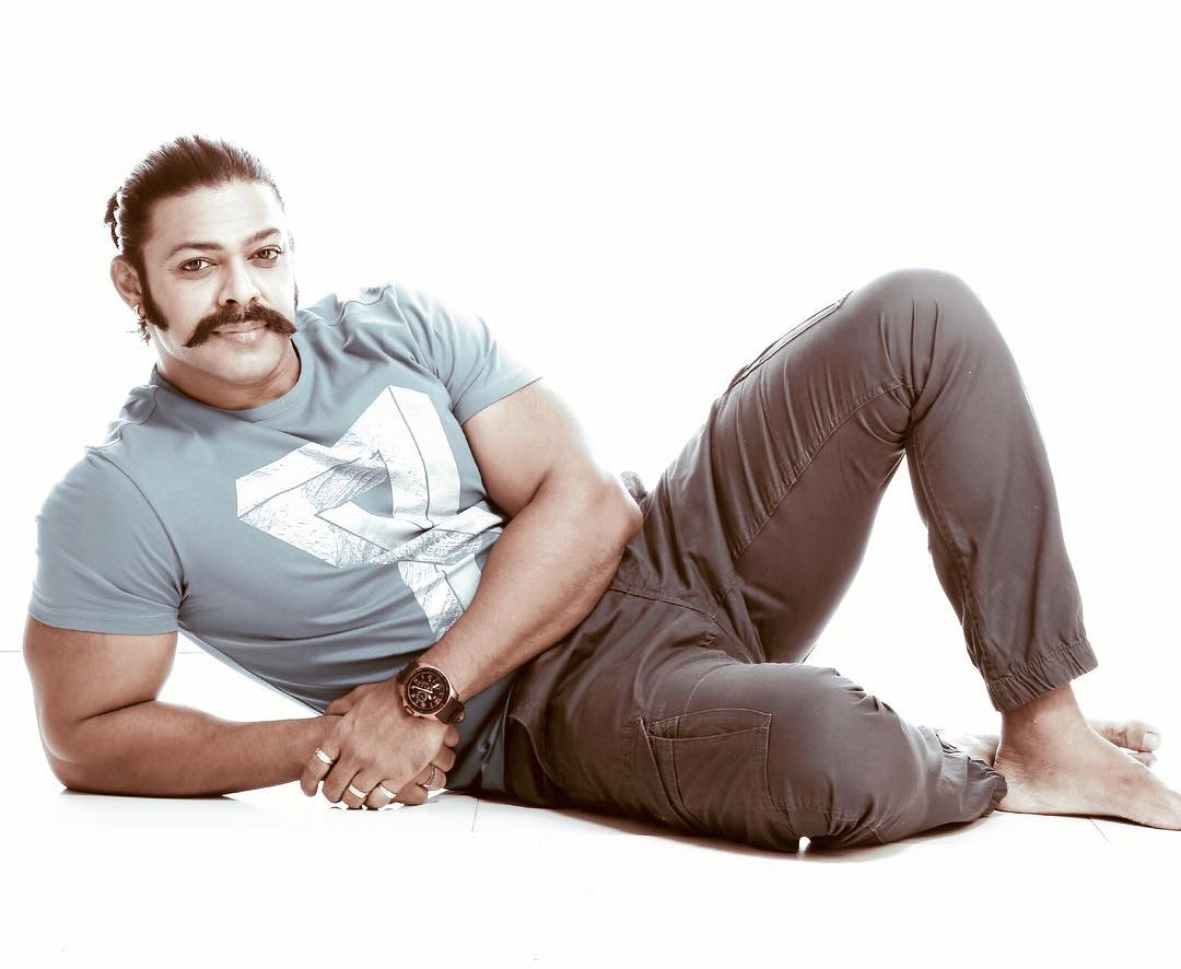 the man who acted as hanuman in aadipurush movie..