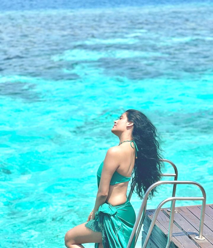 Heroine Geethika Tiwari Images