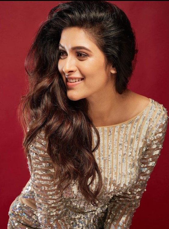 Heroine Geethika Tiwari Images