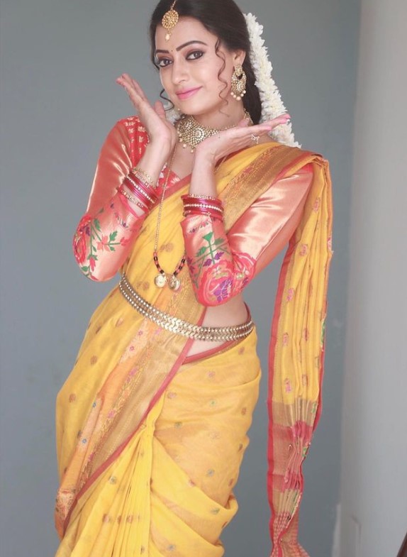 Jabardasth Anchor Sowmya Rao images telugu