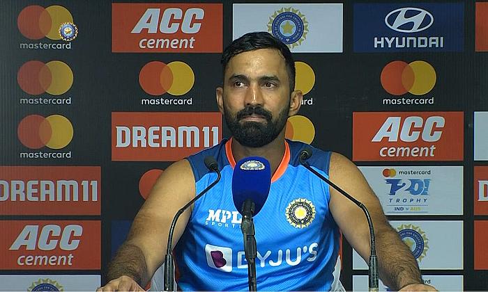 dinesh karthick commetns about chahal and harshal patel..