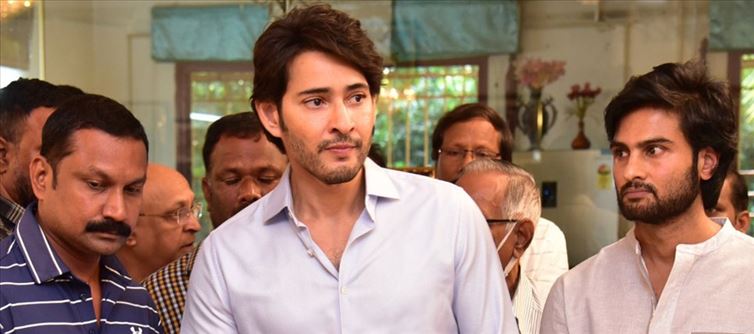 mahesh helps one child for heart operation despite of his fathers illness