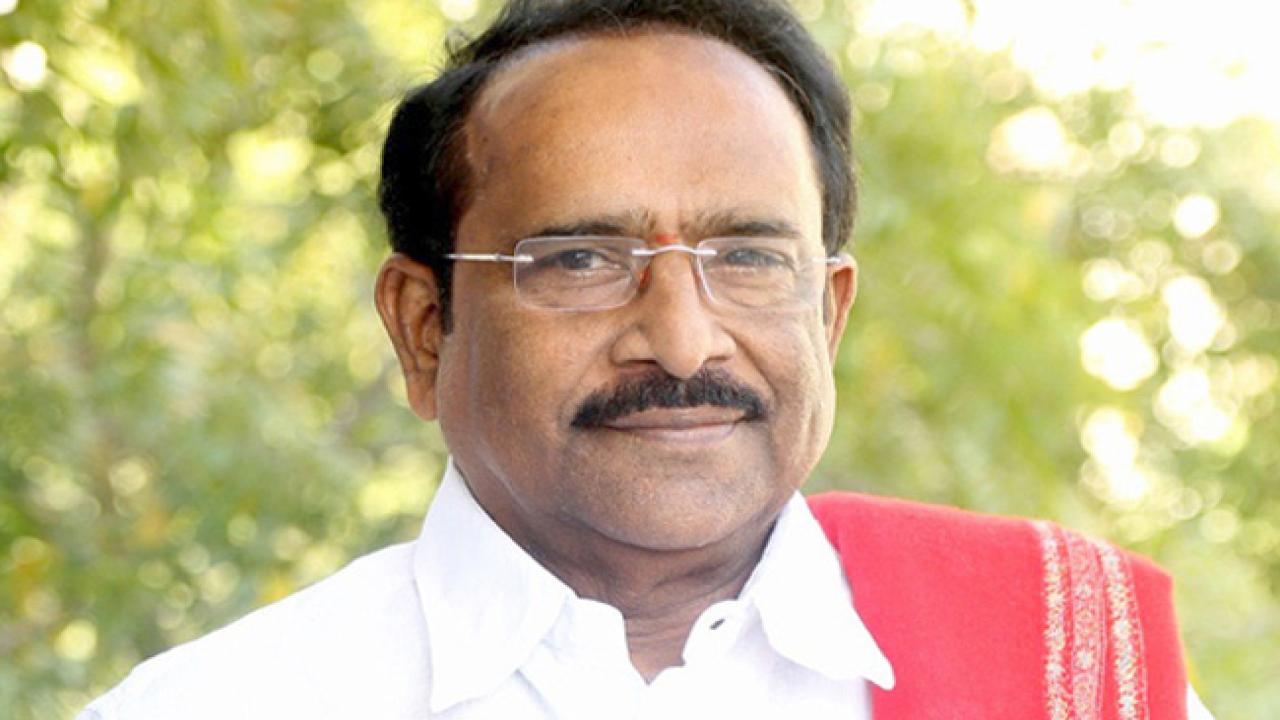 paruchuri gopalakrishna comments on 'god father' movie..