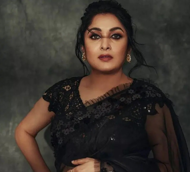 the glamourous photos of senior heroine ramya krishna..
