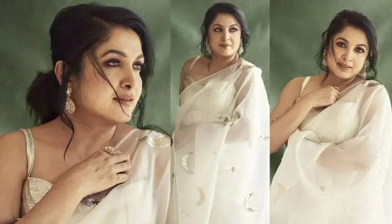the glamourous photos of senior heroine ramya krishna..