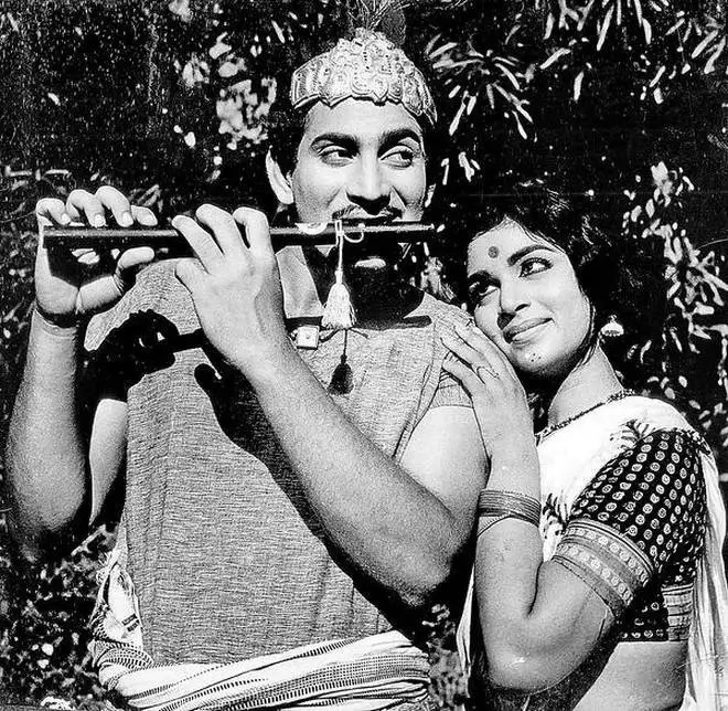 the heroine who acted more films with super star krishna