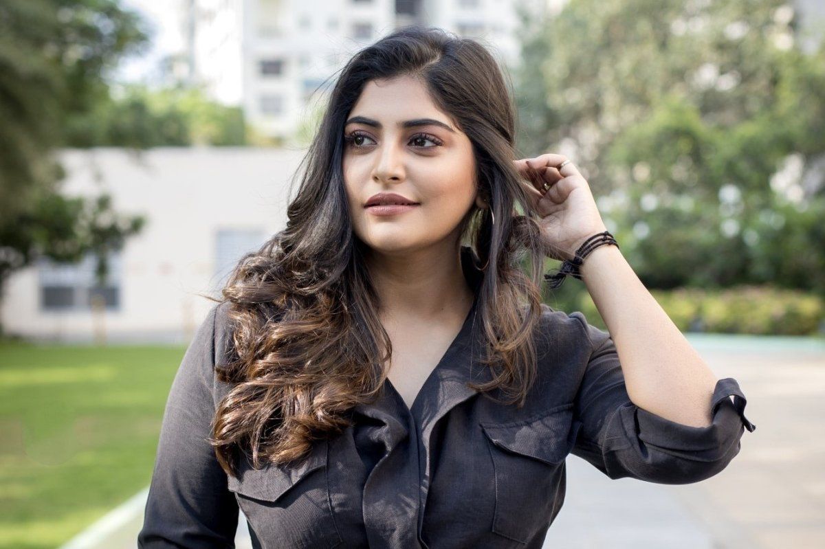 Manjima-Mohan-2-telugu-adda