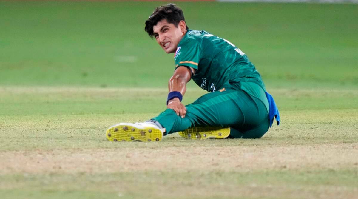 cricketers who played with injuries..