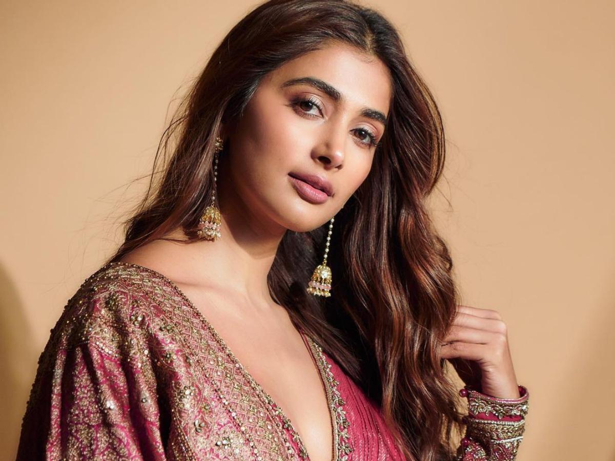 pooja-hegde telugu adda