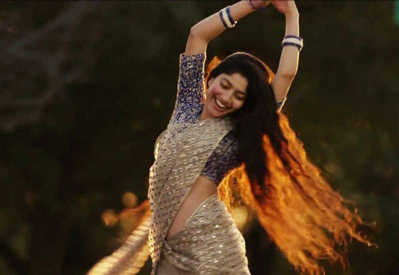 the best famale dancers in indian cinema..