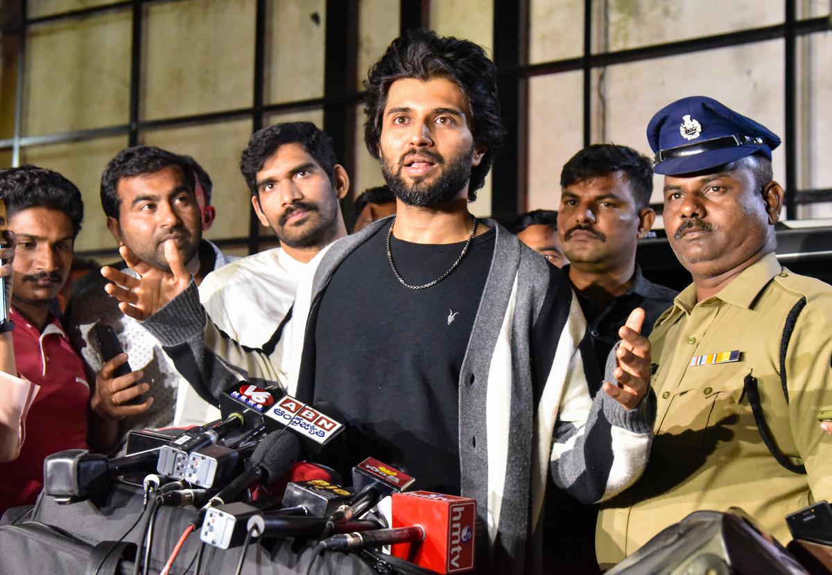 vijay devarakonda comments on ED interrogation..!!
