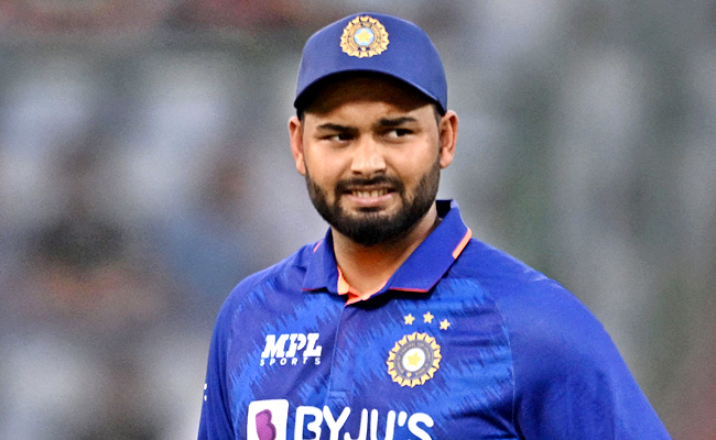 what happend after rishab pant met with an accident..